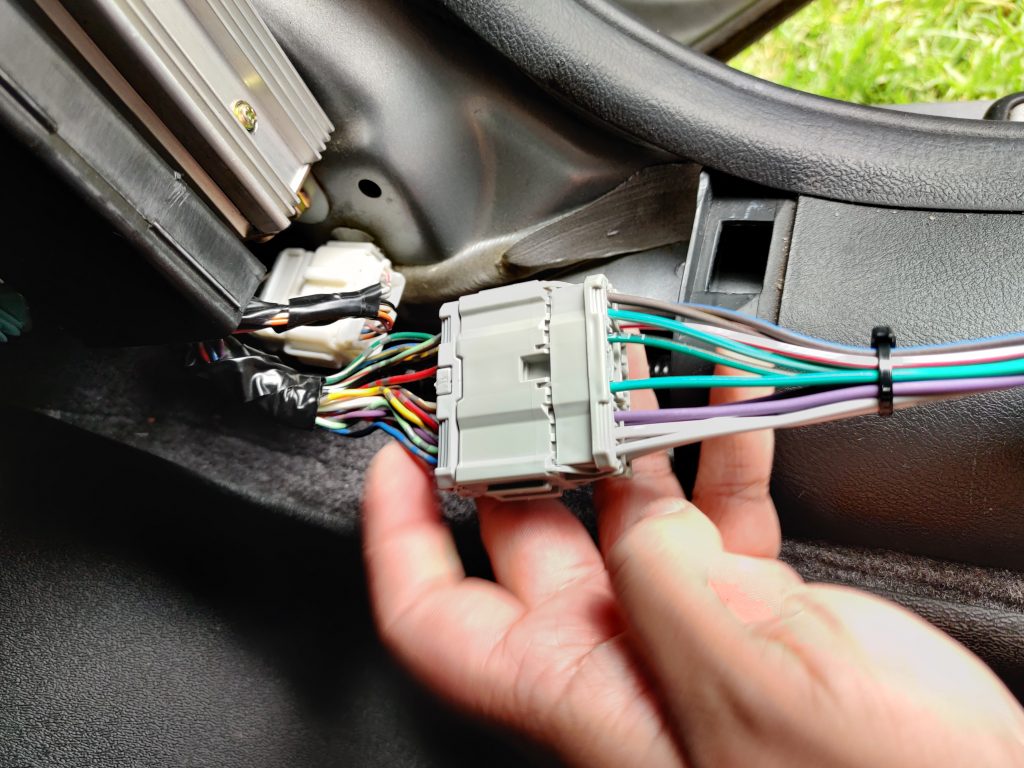 2004 05 06 07 08 Acura TL Amplifier Bypass Harness - Mobile Max Car Audio