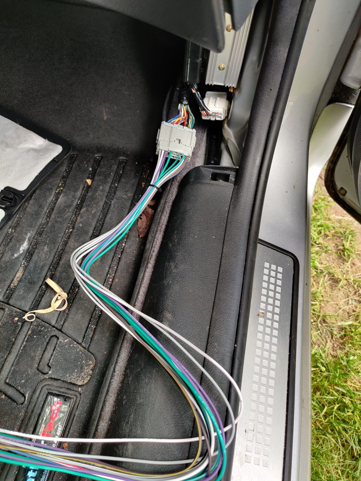 2004 05 06 07 08 Acura TL Amplifier Bypass Harness - Mobile Max Car Audio